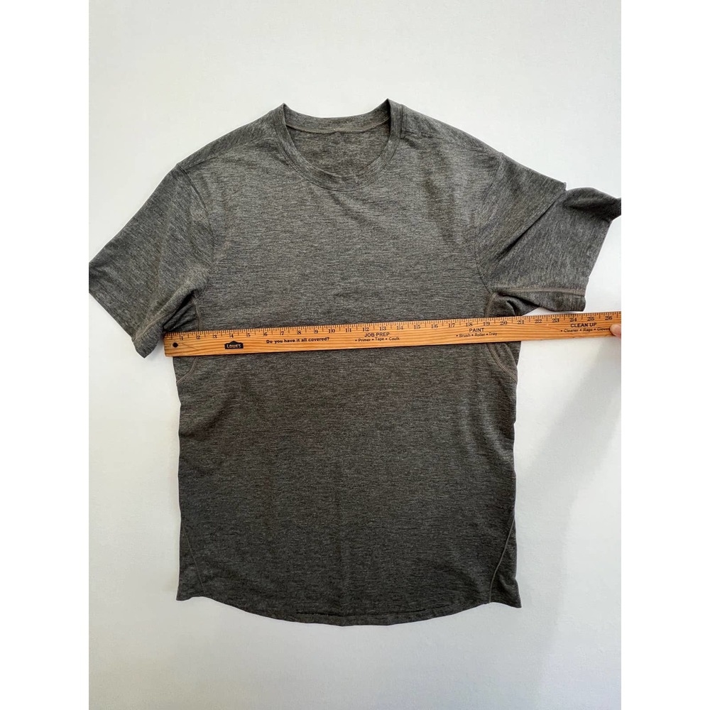 Lululemon Men’s Heathered Gray Short Sleeve Shirt Size L - Picture 5 of 5